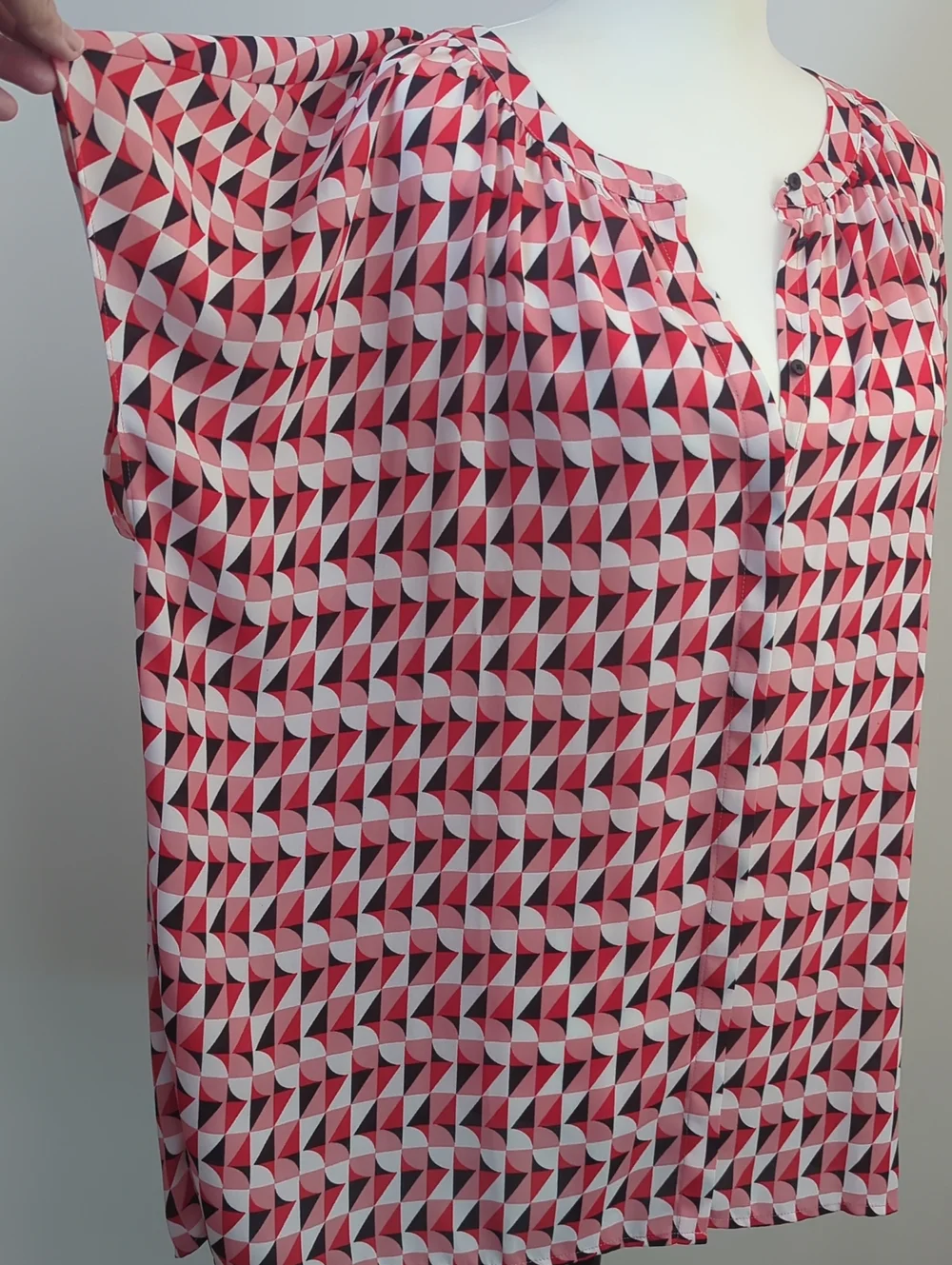 Halogen Geometric Triange Print Full Button Down Sleeveless Tunic Top XL